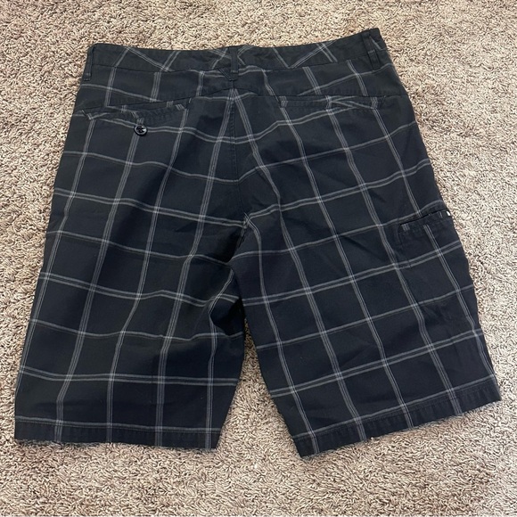 North Face Size 34 Shorts Hiking Camp Black Plaid - Picture 2 of 5